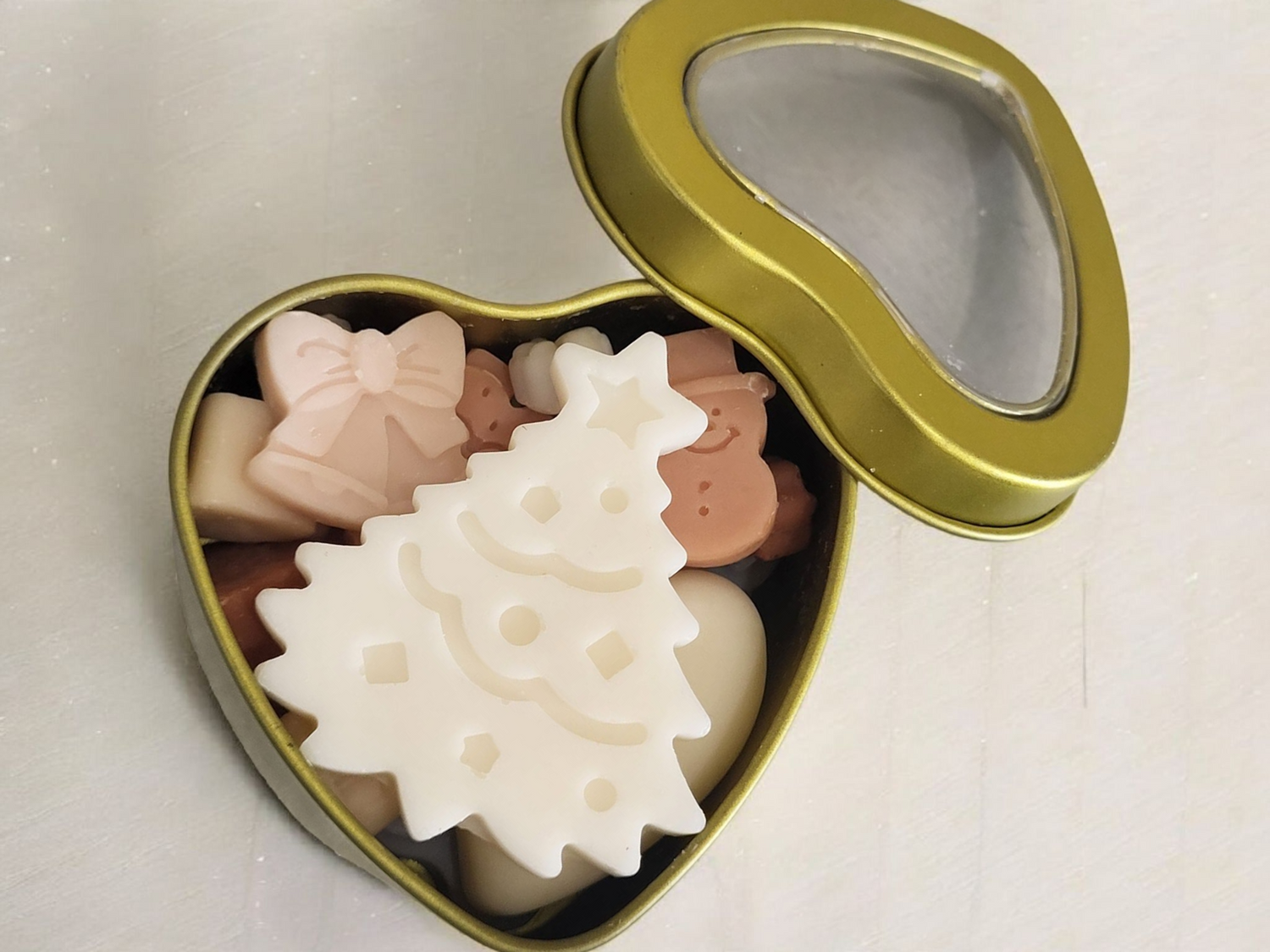 Artisinal wax melts