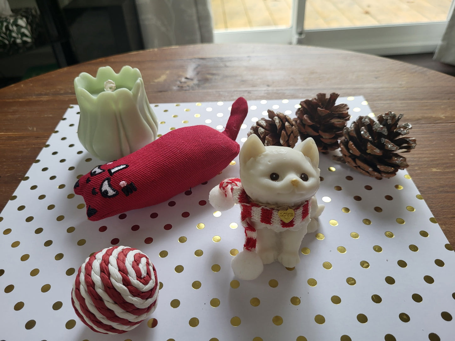 Holiday Paws collection