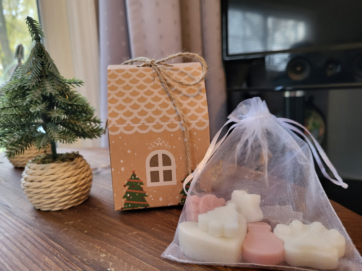 Holiday scent charms melts